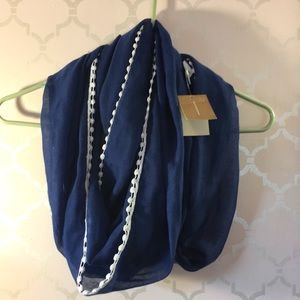 Francesca infinity scarf NWT